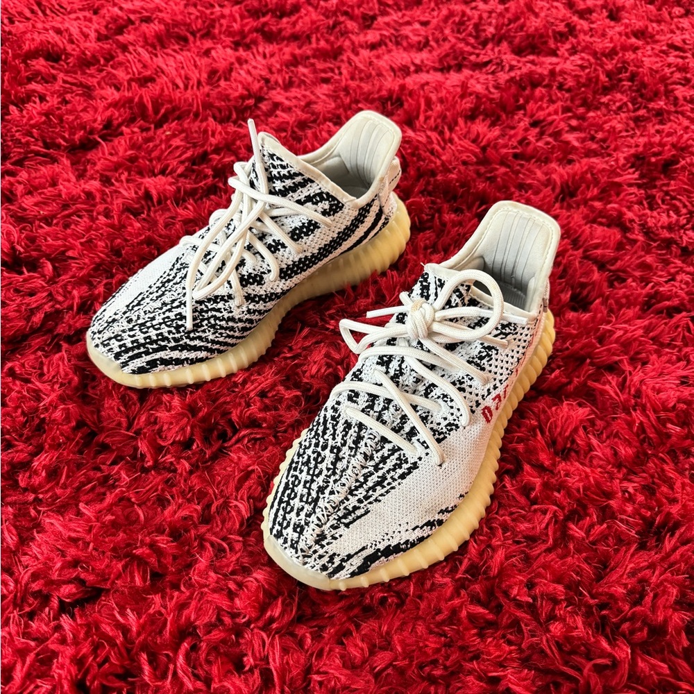 Yeezy boost 350 men size 5 black and white zebra